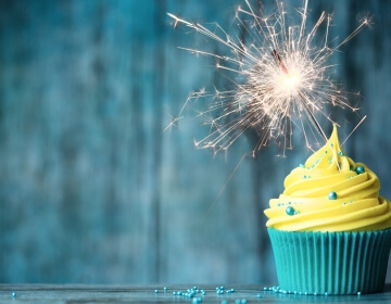 cupcake yellow icing with sparkler